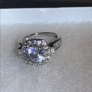 Elegant Sterling Silver Women's Ring